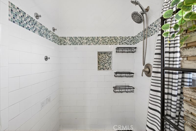 6082 Medford Property Photo 14