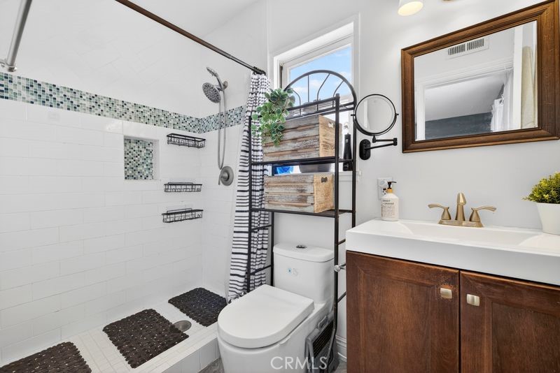6082 Medford Property Photo 15