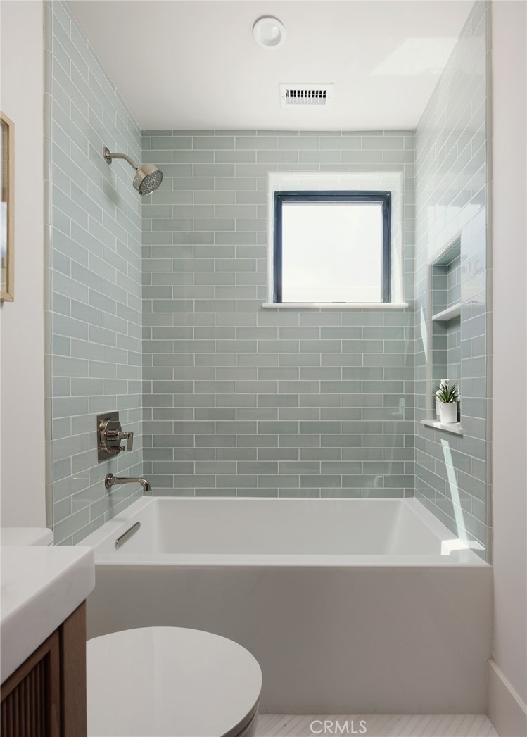 1123 E Balboa Property Photo 36