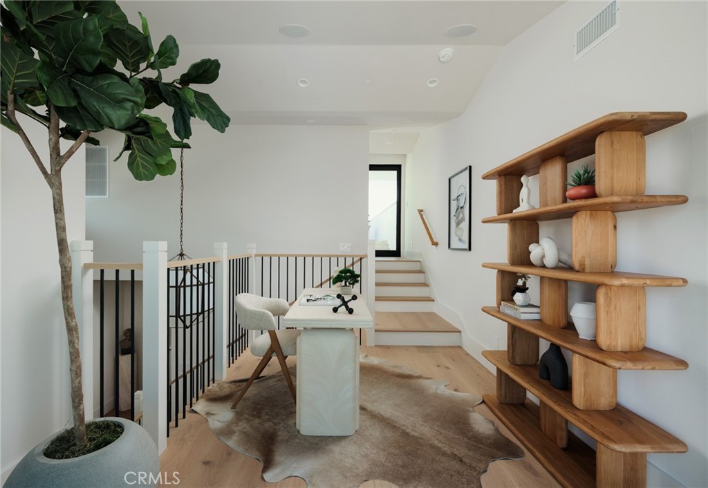 1123 E Balboa Property Photo 48