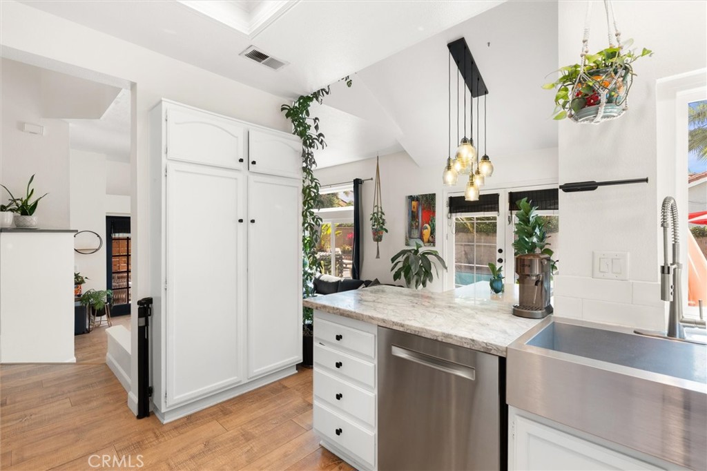 27842 Sheffield Property Photo 11