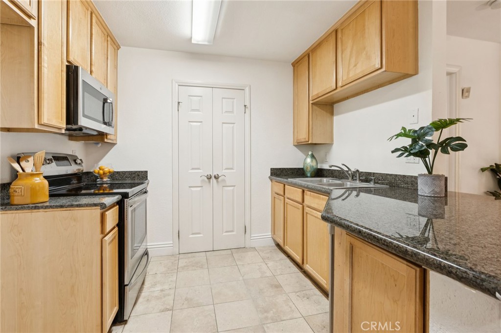 2550 San Gabriel Way 202 Property Photo 28