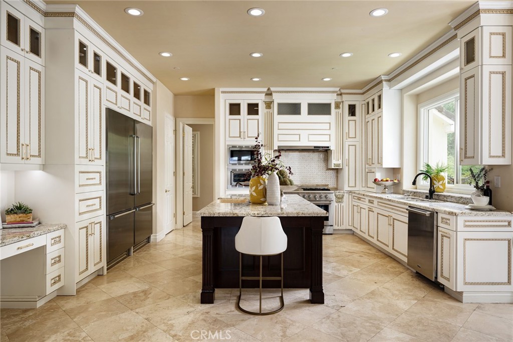 9 Rocky Mountain Property Photo 8