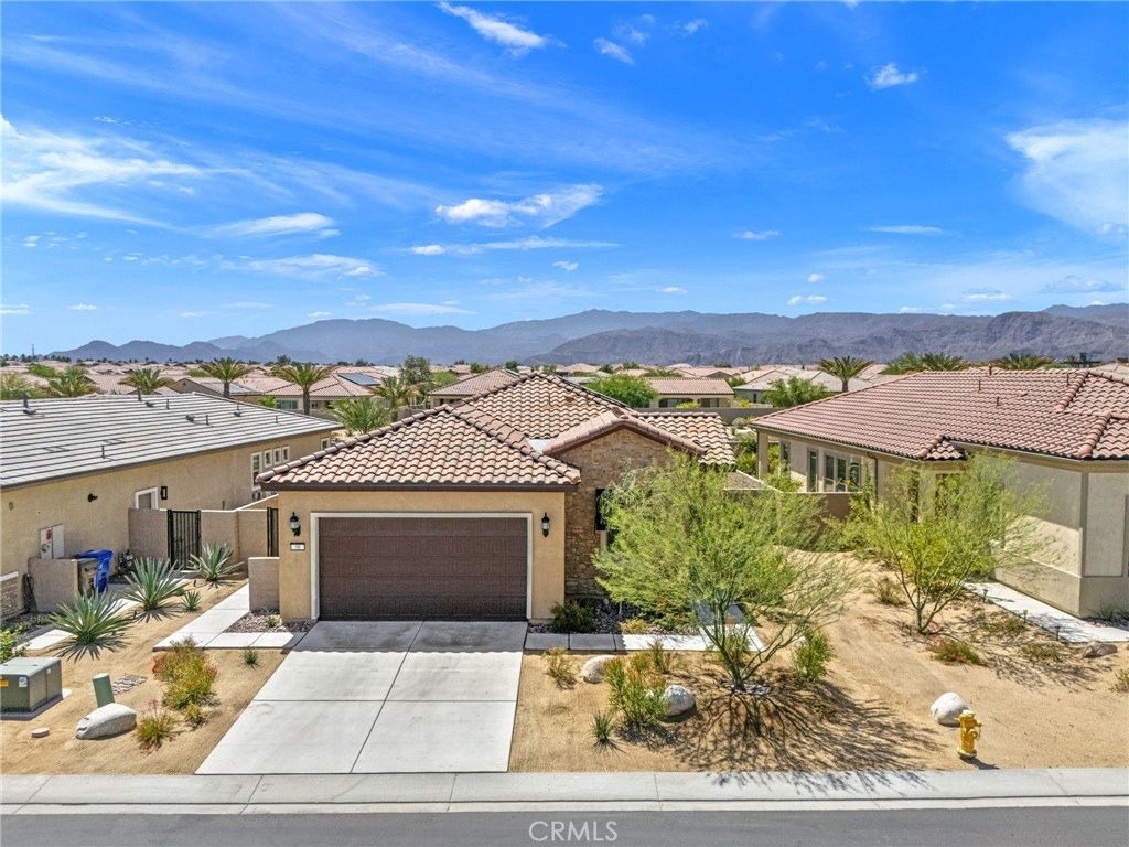 98 Zinfandel Property Photo 1