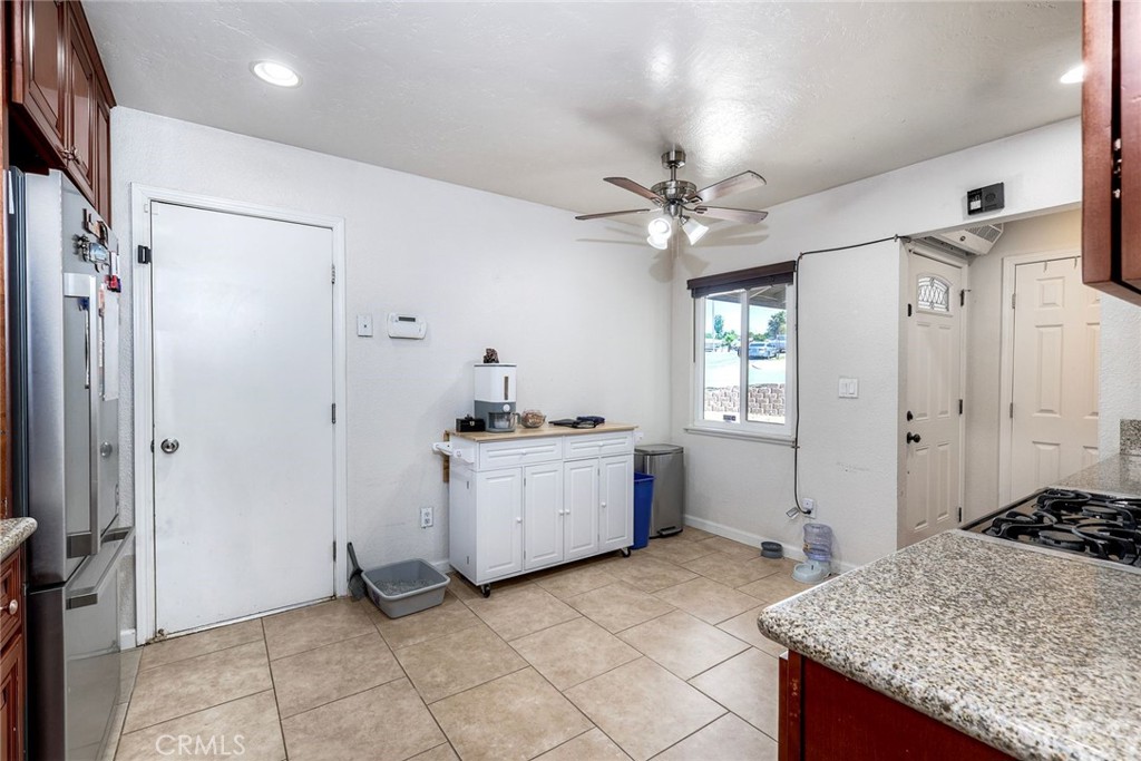 7549 Black Oak Property Photo 10