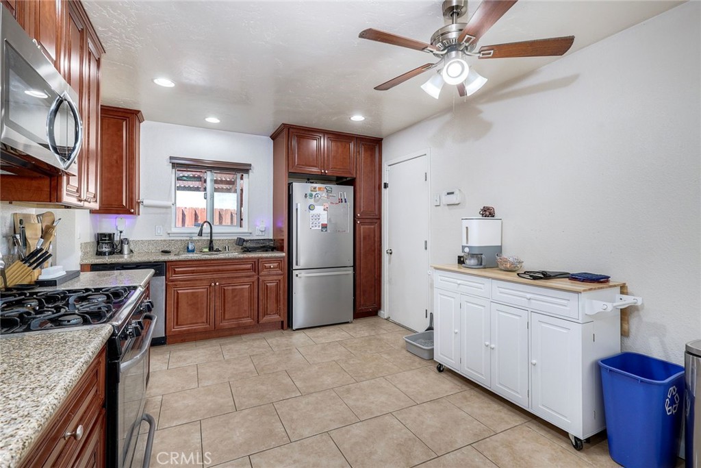7549 Black Oak Property Photo 13