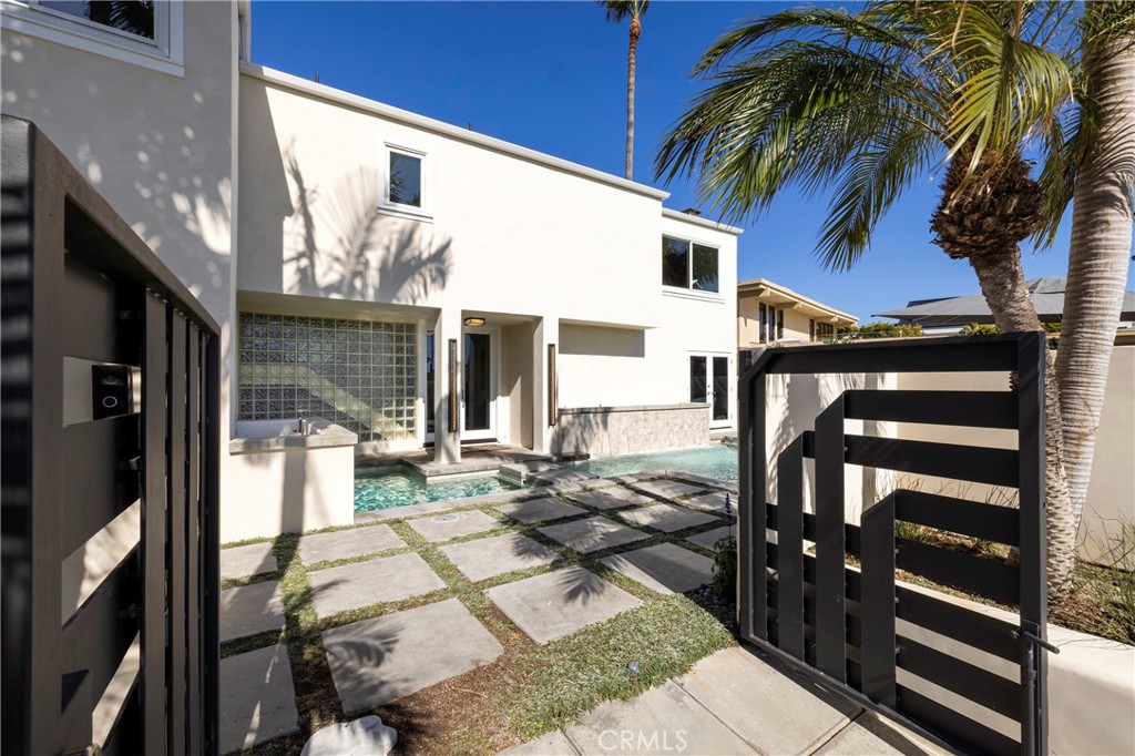 3242 Falkland Property Photo 6