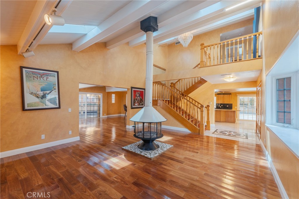 5562 Highland Property Photo 11