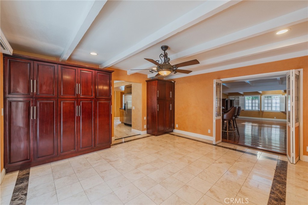 5562 Highland Property Photo 16