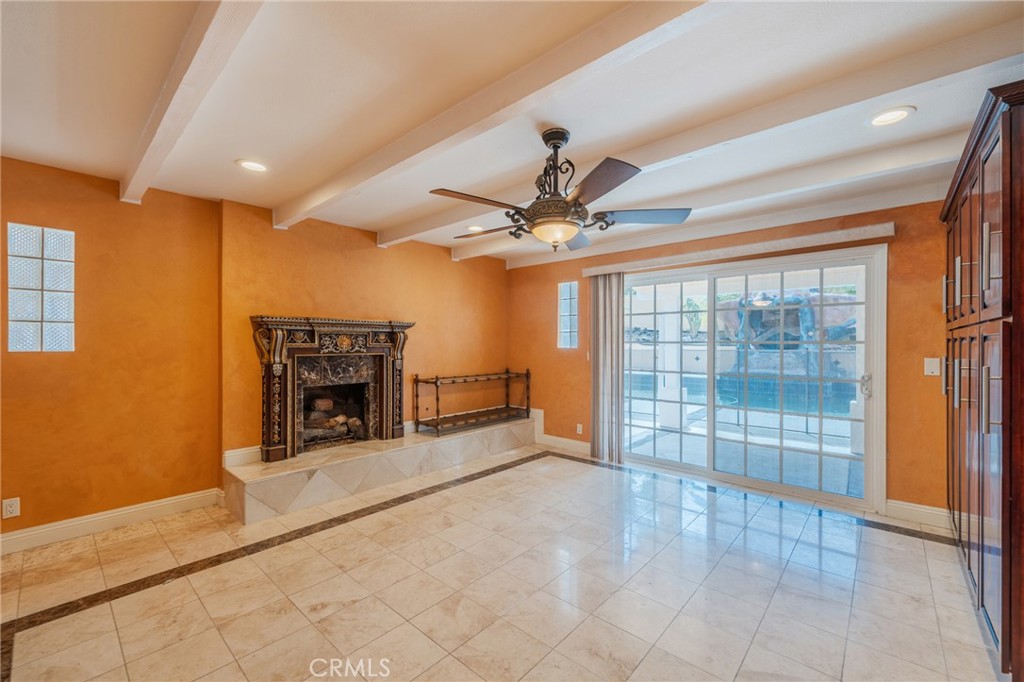 5562 Highland Property Photo 17