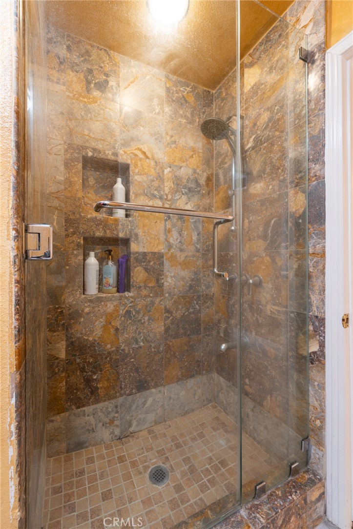 5562 Highland Property Photo 28
