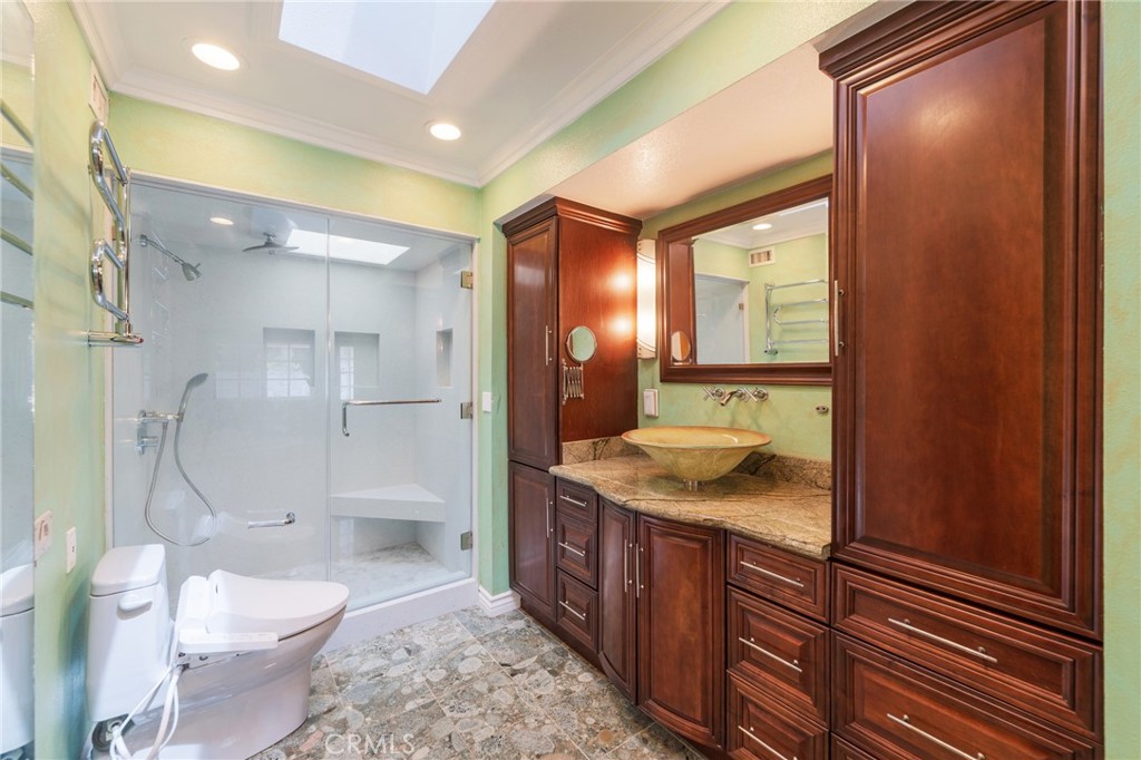 5562 Highland Property Photo 31