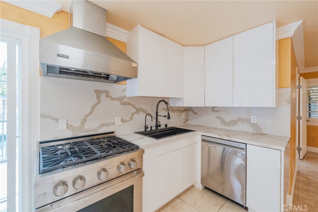 5562 Highland Property Photo 33