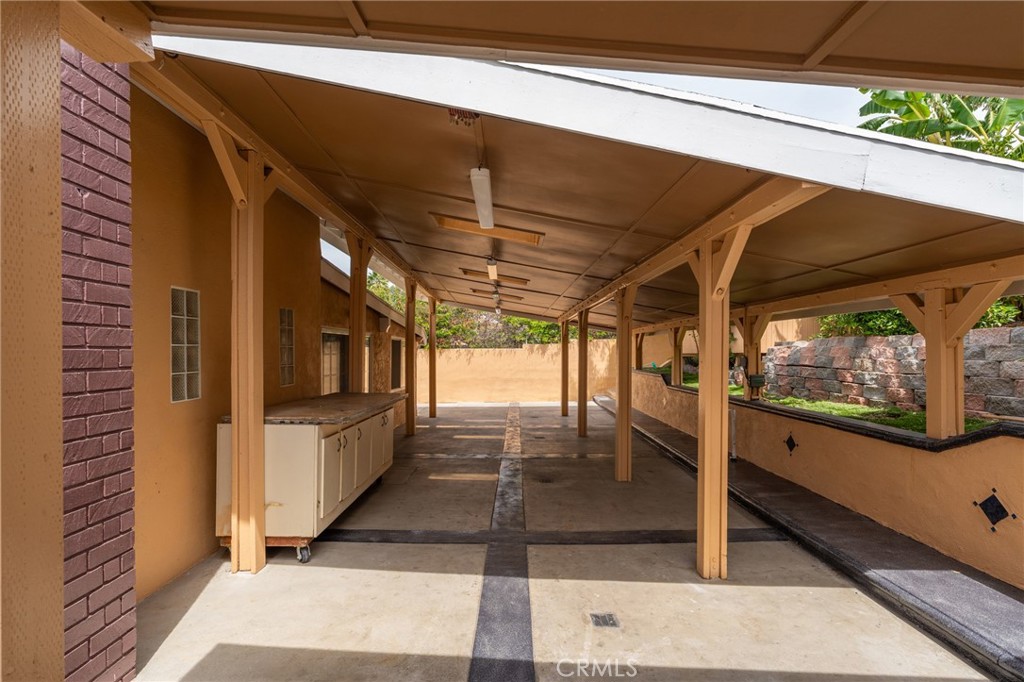 5562 Highland Property Photo 42
