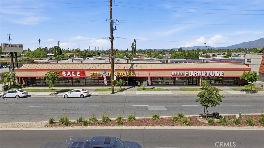 945 N Azusa Ave Property Photo 4
