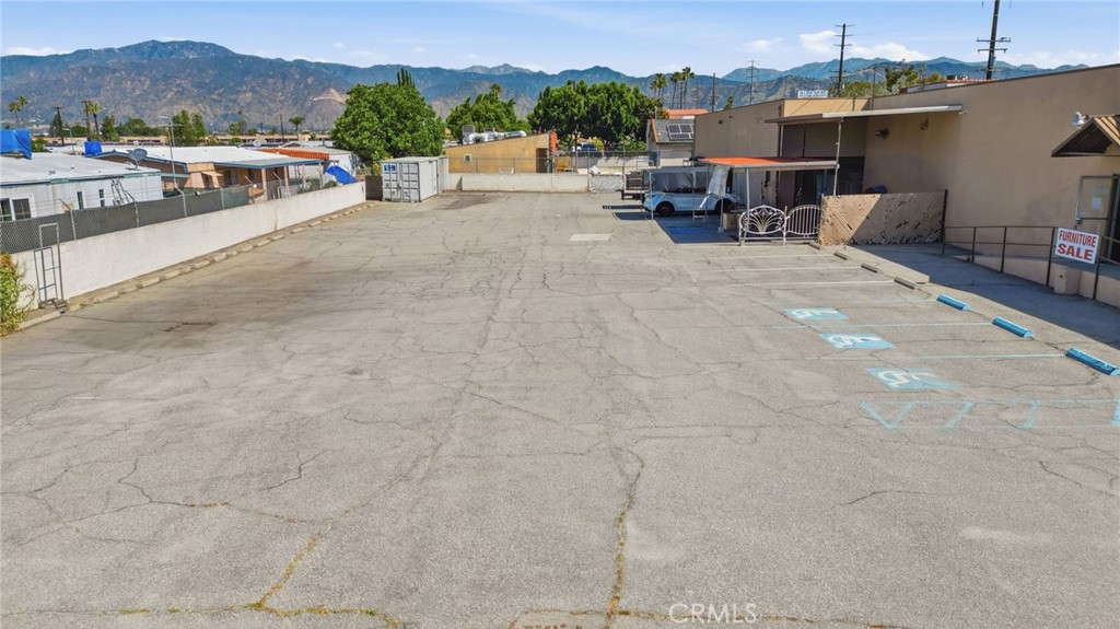 945 N Azusa Ave Property Photo 9