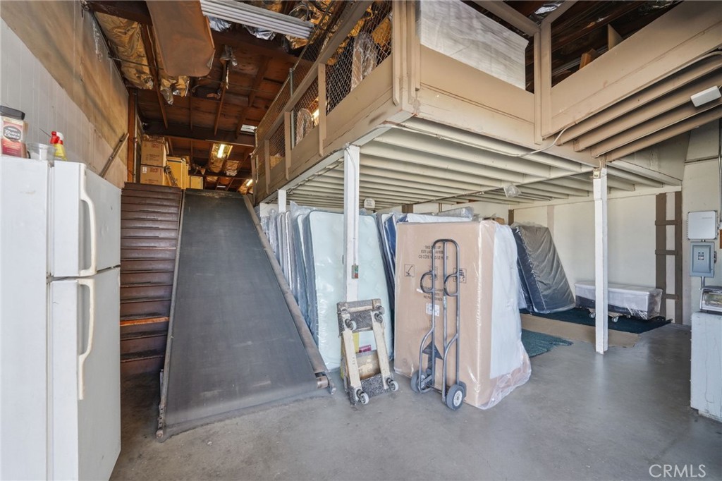 945 N Azusa Ave Property Photo 36