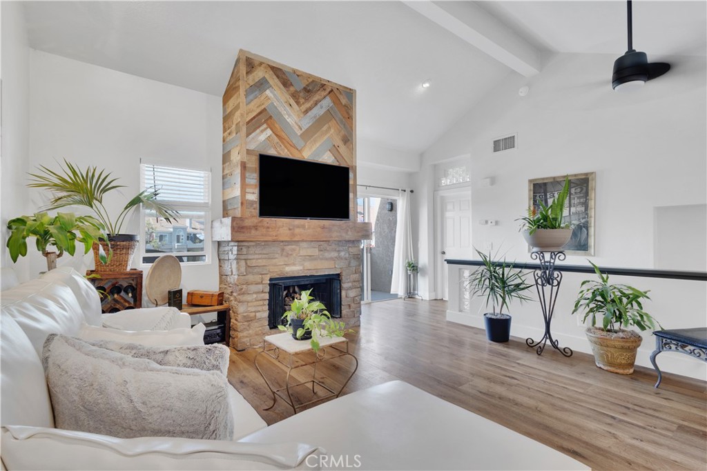 25072 Leucadia E Property Photo 5