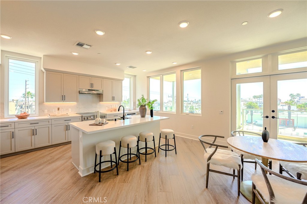 414 Main 400 Property Photo 6