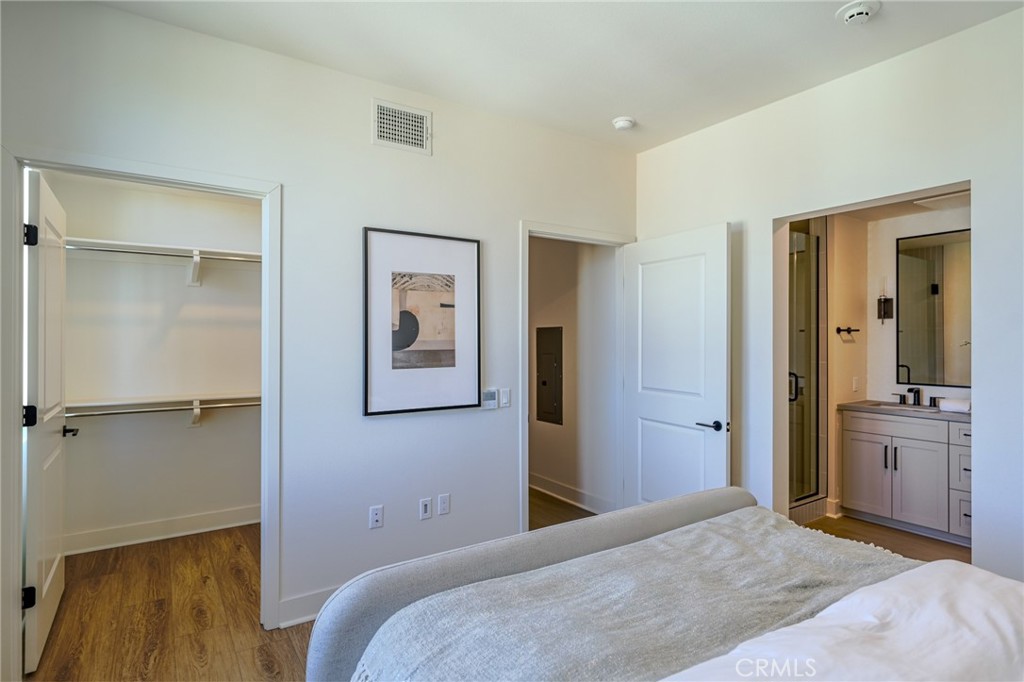 414 Main 400 Property Photo 16