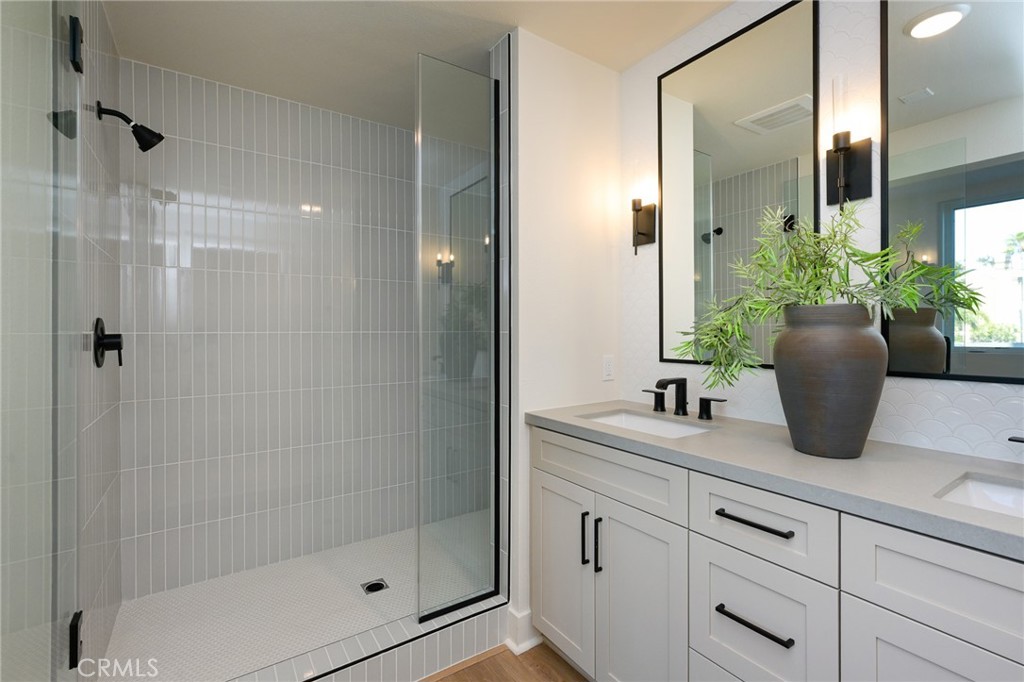 414 Main 400 Property Photo 20