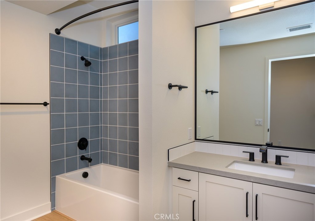 414 Main 400 Property Photo 23