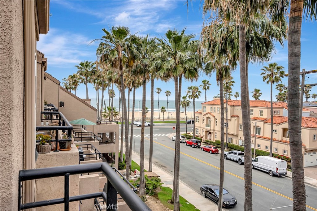 1200 Pacific Coast 426 Property Photo 2