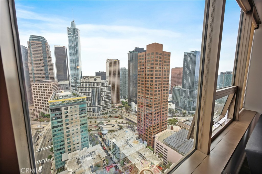 1100 Wilshire Boulevard 2607 Property Photo 6