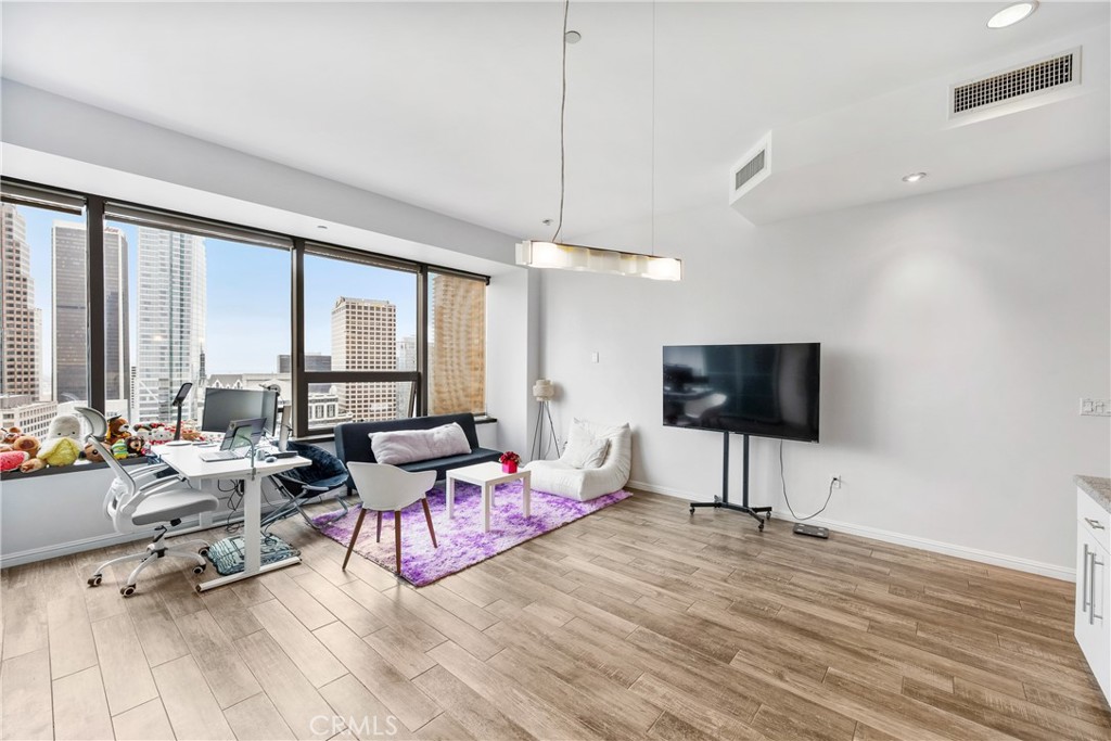 1100 Wilshire Boulevard 2607 Property Photo 7