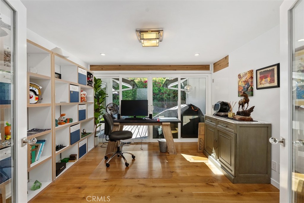 31761 Isle Royal Drive Property Photo 9