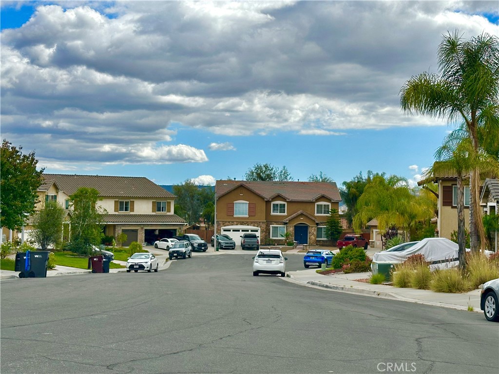 36005 Redgrave Property Photo 3