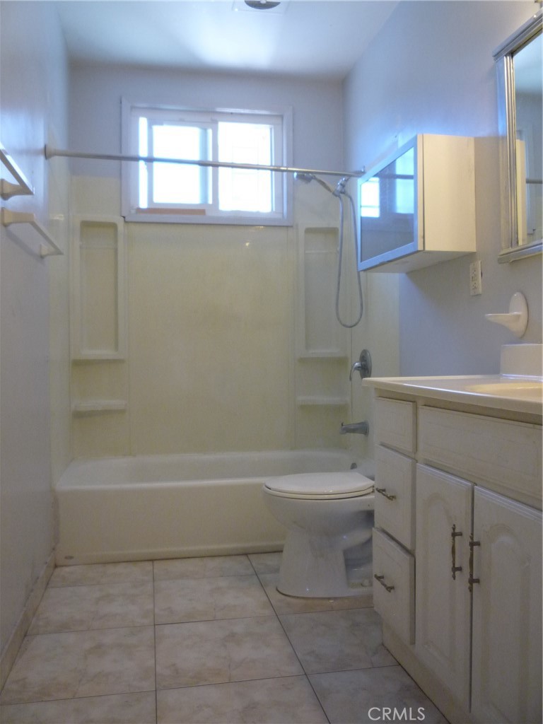 1645 S Euclid Property Photo 5