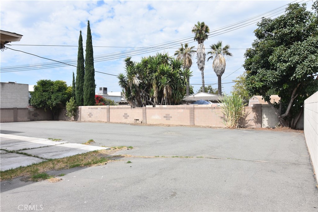 1645 S Euclid Property Photo 6