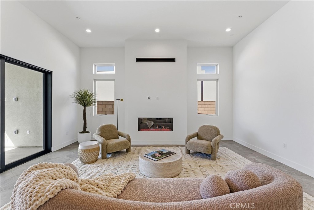 1403 Celadon Street Property Photo 4