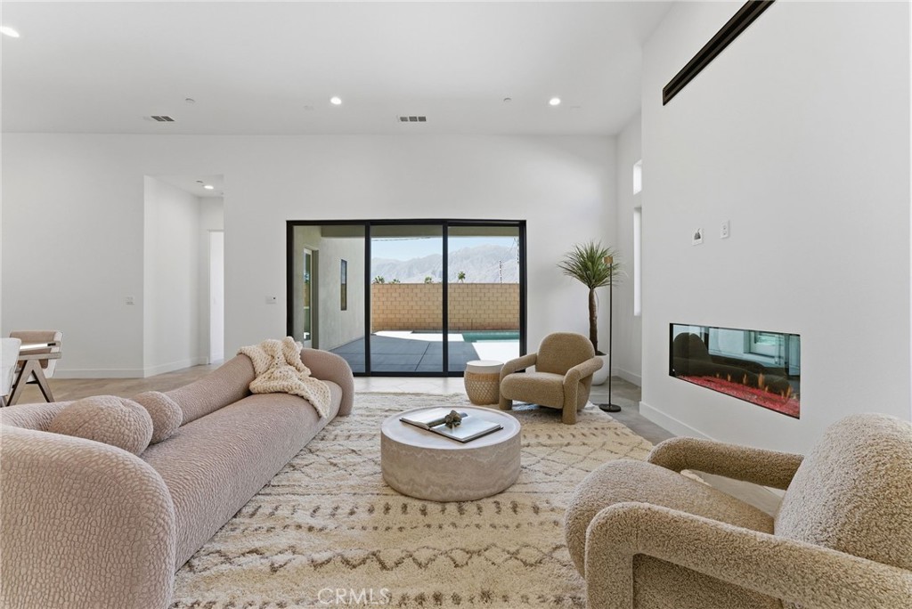1403 Celadon Street Property Photo 5