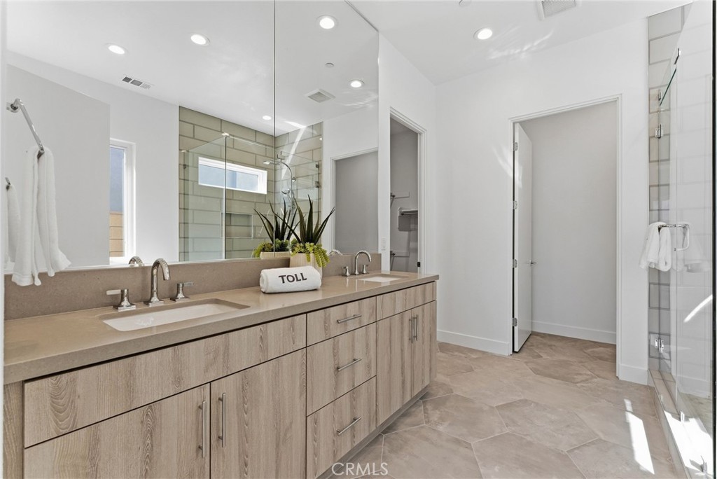 1403 Celadon Street Property Photo 15
