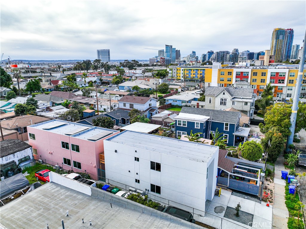 1877 Irving Avenue Property Photo 1