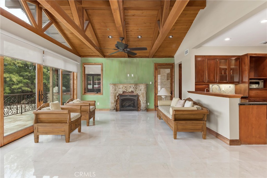 204 Saint Catherine Property Photo 12