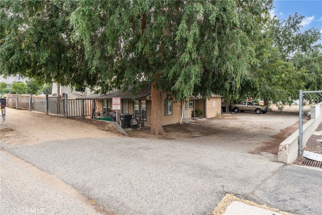 1652 4th Property Photo 1