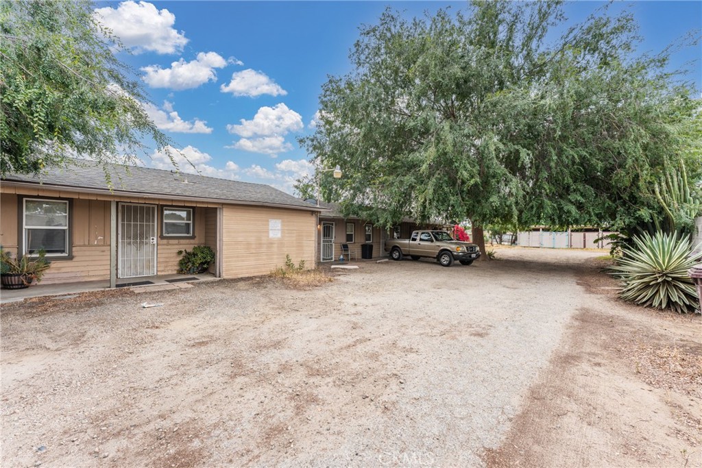 1652 4th Property Photo 8