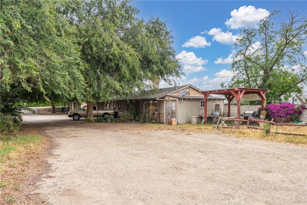 1652 4th Property Photo 9