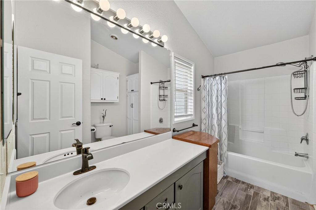 123 Madrid Property Photo 27