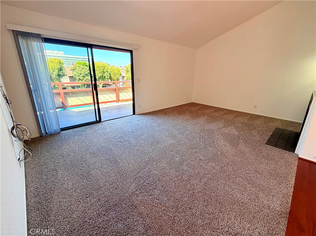 946 W 220th 218 Property Photo 2