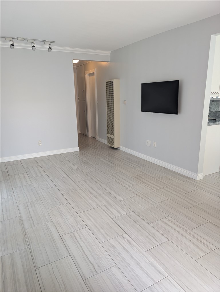 205 13th Street D Property Photo 8