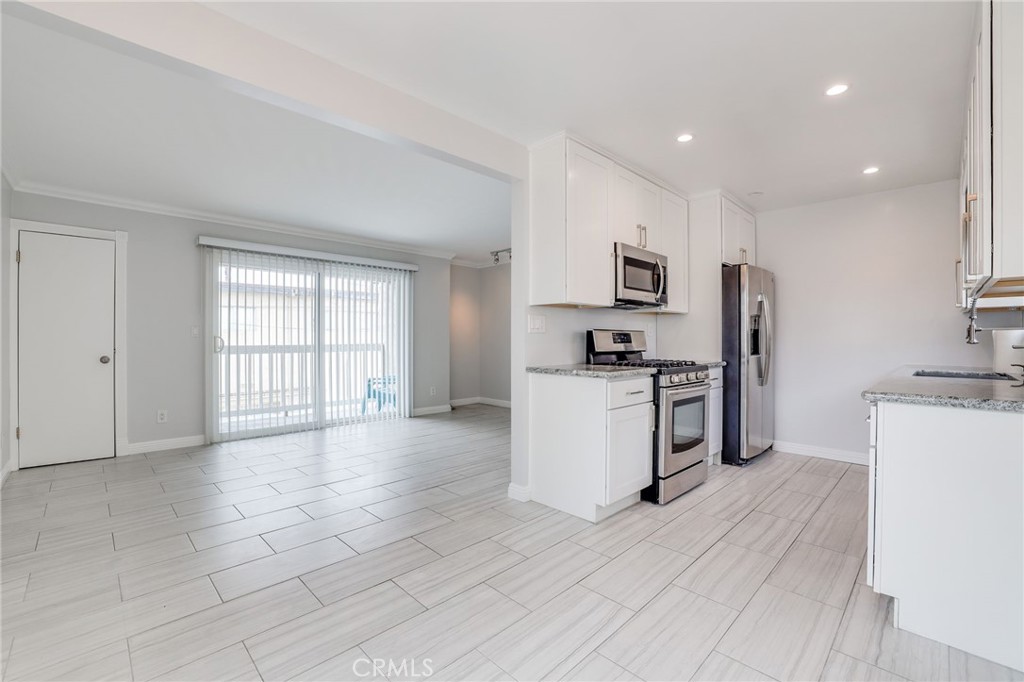 205 13th Street D Property Photo 16