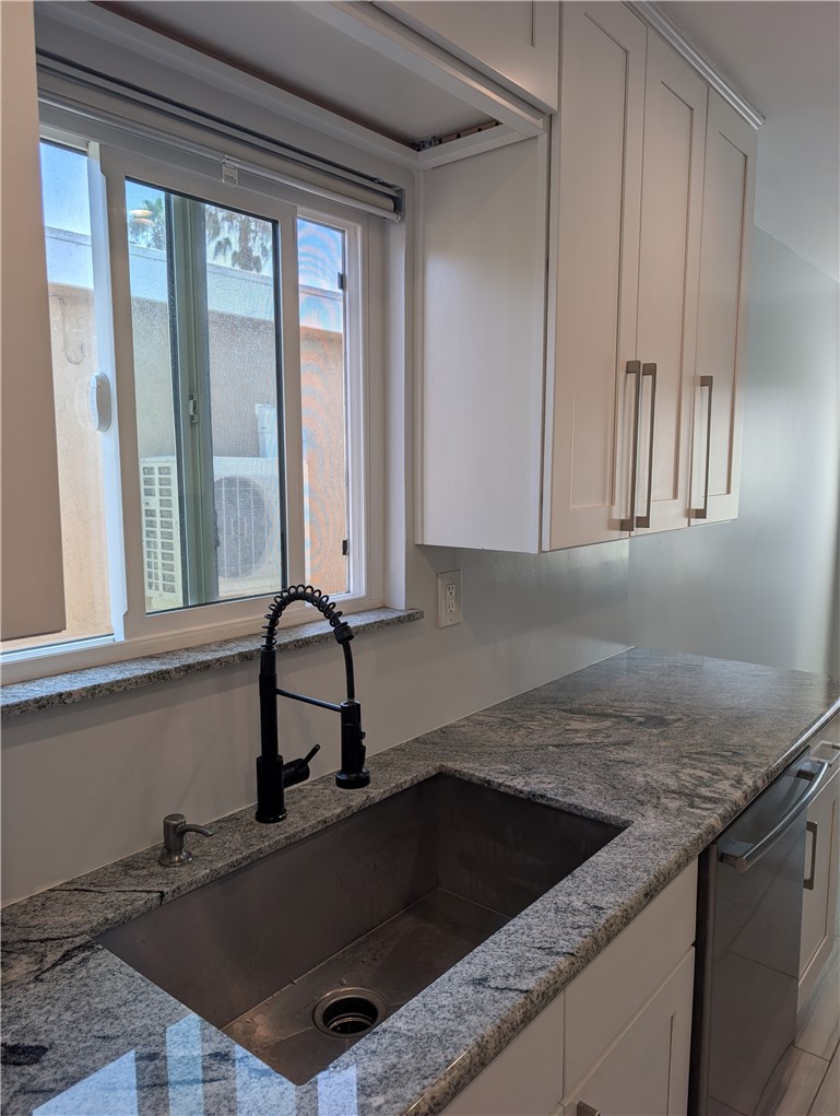 205 13th Street D Property Photo 22