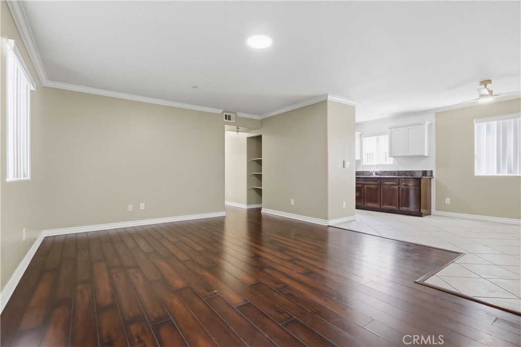 1614 W 39th Place Property Photo 7