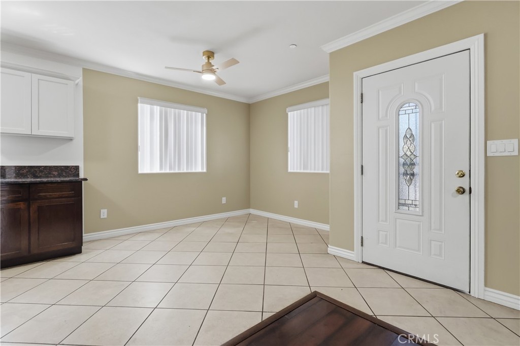 1614 W 39th Place Property Photo 8