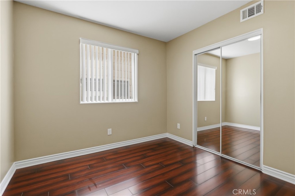 1614 W 39th Place Property Photo 13