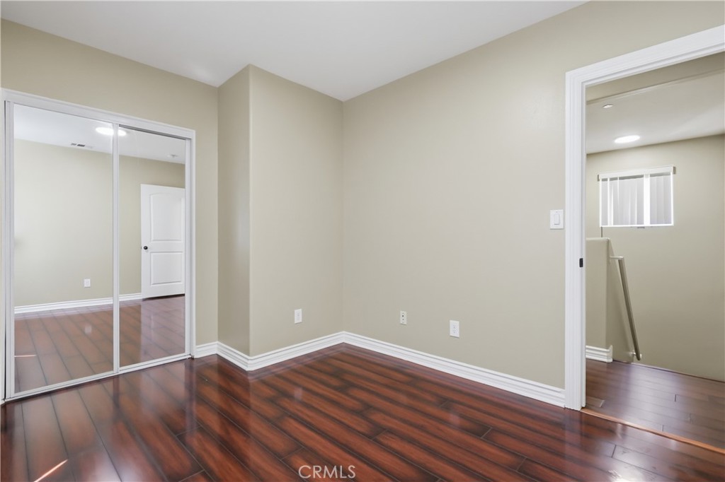 1614 W 39th Place Property Photo 15